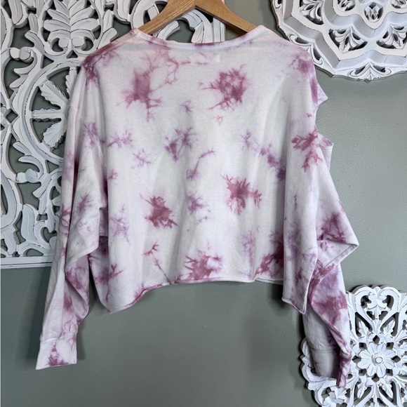 Mustard Seed NWT Distressed Tye Dye Pink Sweatshirt Open Shoulder Seam Cropped M - Picture 3 of 5